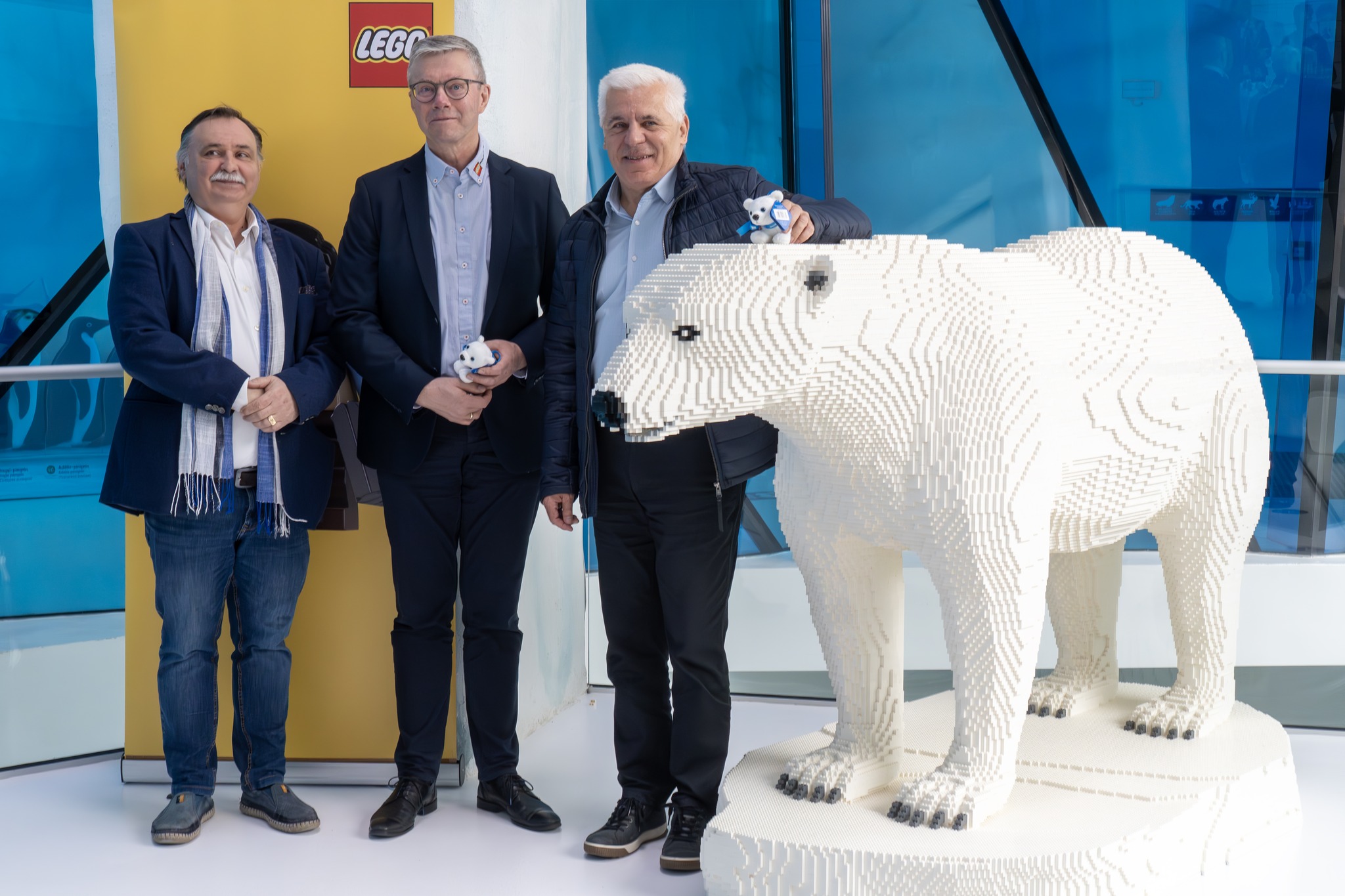 Életnagyságú LEGO jegesmedve